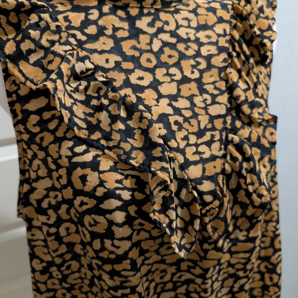 WHO WHAT WEAR Leopard Print Blouse Ruffle Mock Neck Size XXL - Picture 3 of 11